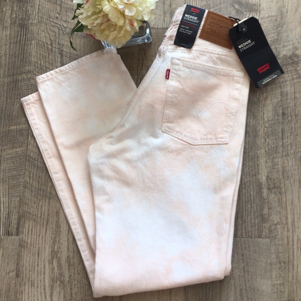 Levi’s Wedgie Hi Rise Straight Cropped🎀🎀 - Picture 4 of 13